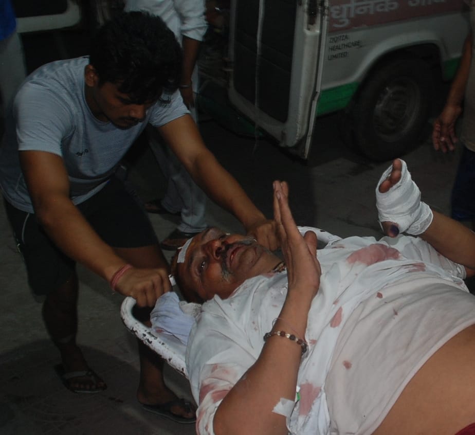 Three injured including uncle-nephew in collision between truck and tractor on the highway, jammed