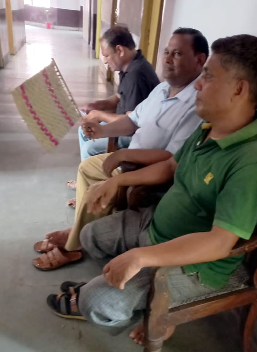 Scorching heat, power supply stalled, people crying