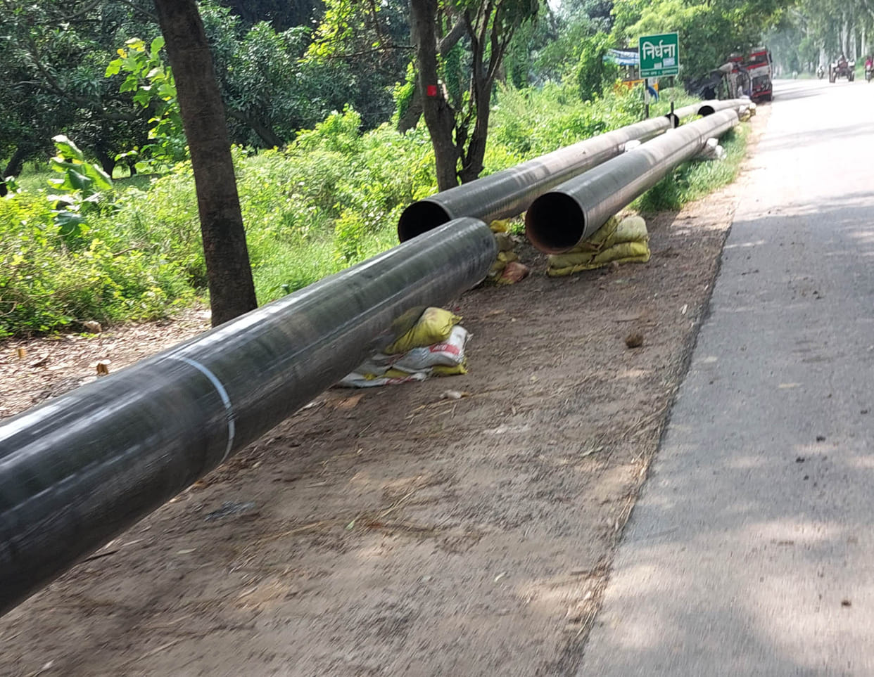 The work of laying pipeline to supply gas to Bijnor has started.