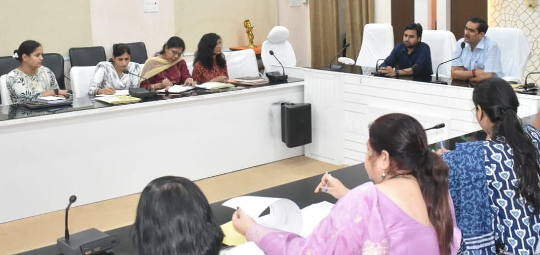 Malnourished children should be adopted by teachers: DM