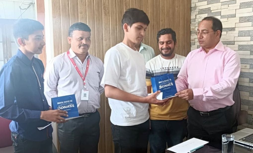 Gangolihat students Pawan and Chitranshu honored in Dehradun