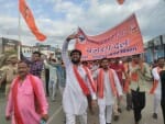 हरियाणा की घटना के विरोध में बांसी कस्बे में प्रदर्शन करते विहिप व बजरंग दल के कार्यकर्ता। 