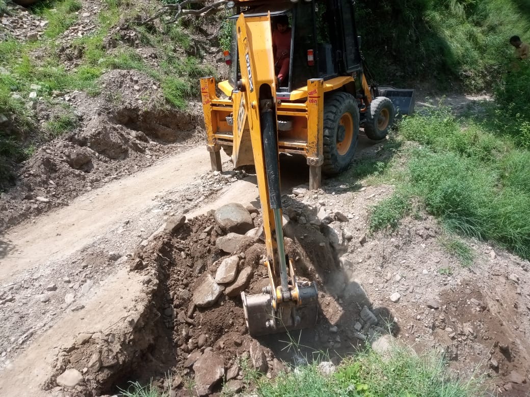 Broke the road made for illegal mining in Panar river