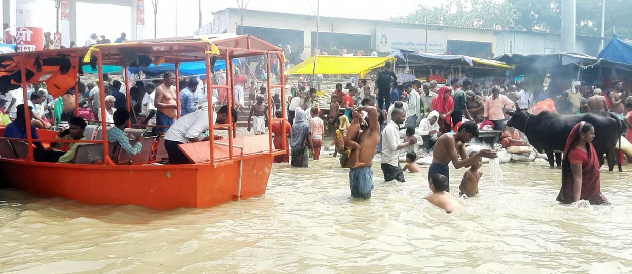 Devotees take a dip of faith on full moon