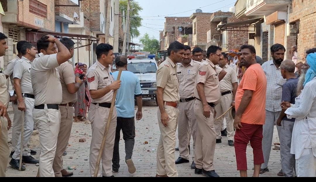 Swords and capes went in Kirtinagar in broad daylight, bikes were also burnt