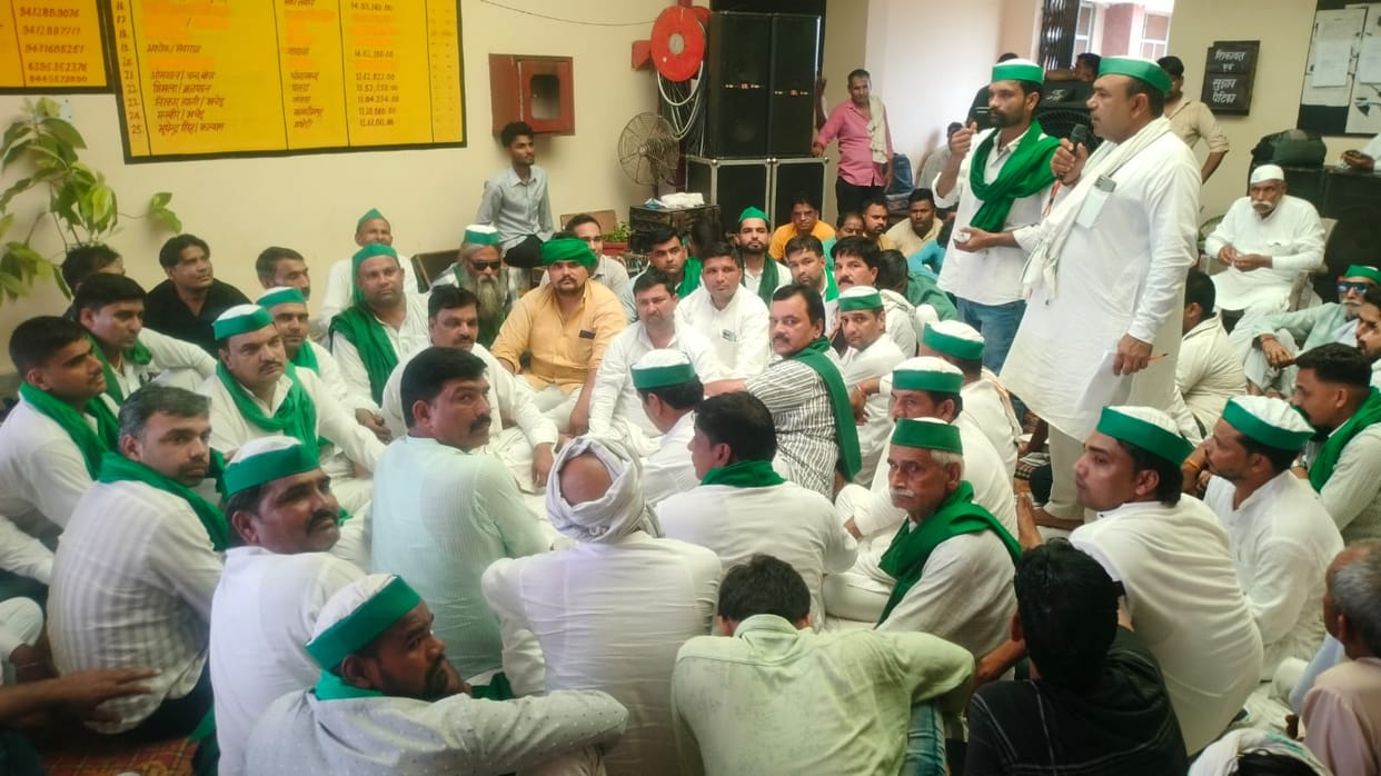 Bhakiyu protested by standing a tractor in Tehsil