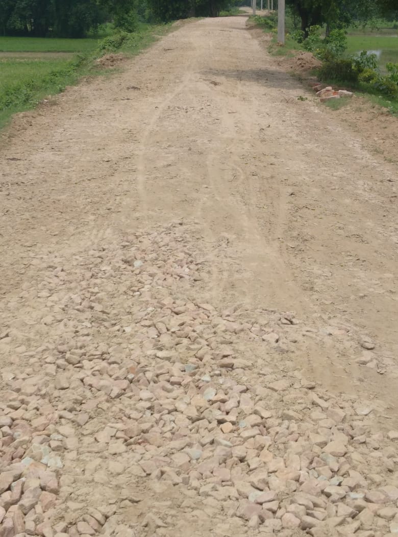 Soil is being poured over the ballast on the embankment, the villagers stopped the work