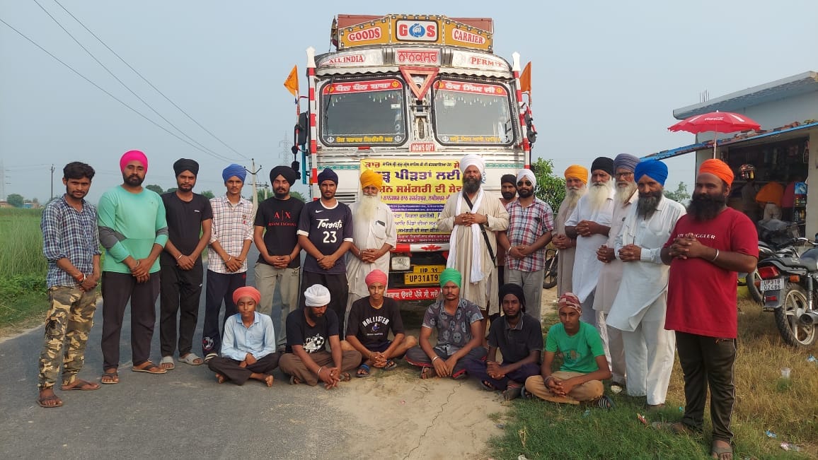 Sikh society of Padriatula-Amirnagar came forward for flood victims
