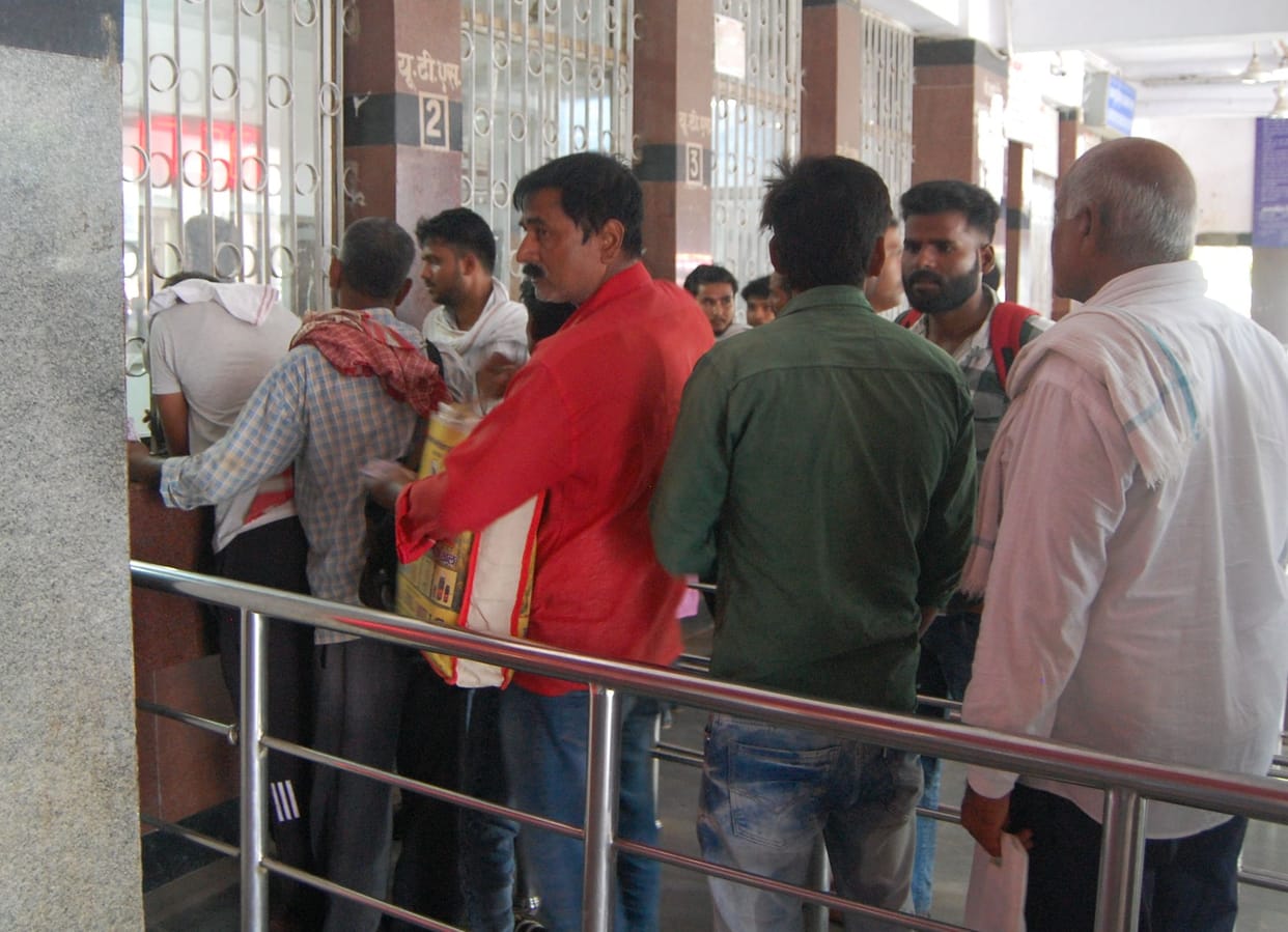 Automatic ticket machine malfunctioned at Sadar railway station, passengers upset