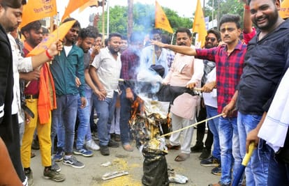 Bajrang Dal and VHP burnt effigies, demonstrated