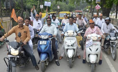 Budaun News: पेंशन रथ निकला, जोरदार स्वागत Pension Chariot turned out, warm welcome
