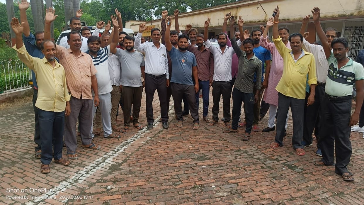 Traders protest to save 200 shops from demolition