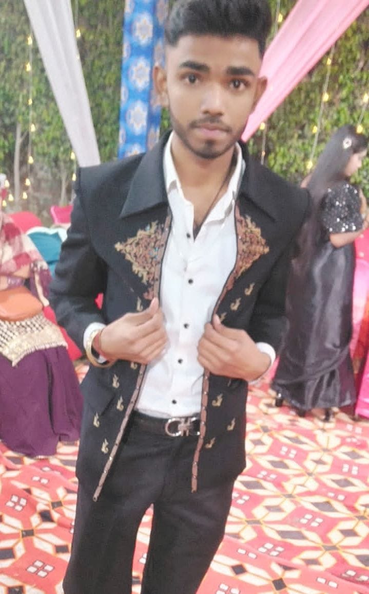 A young man returning from Murthal after eating paratha died in an accident