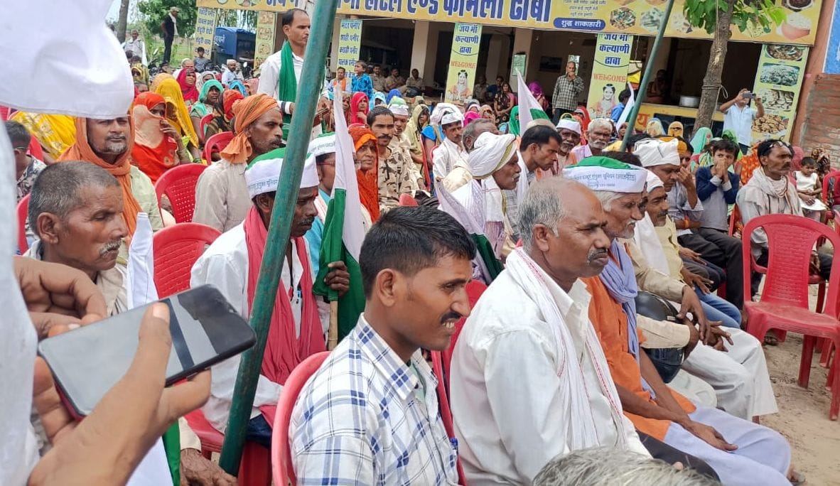 SDM did not come to collect the memorandum, then the farmers got angry, tried to block the highway