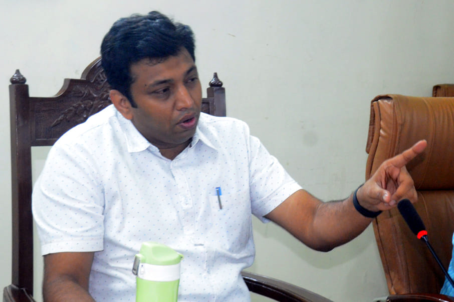 Curb the driving of minors: DM