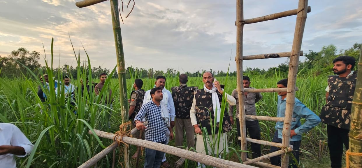 Location found in Sikandarpur, team deployed on scaffolding