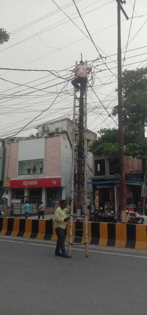 Improvements are being made here, the power supply system is deteriorating there