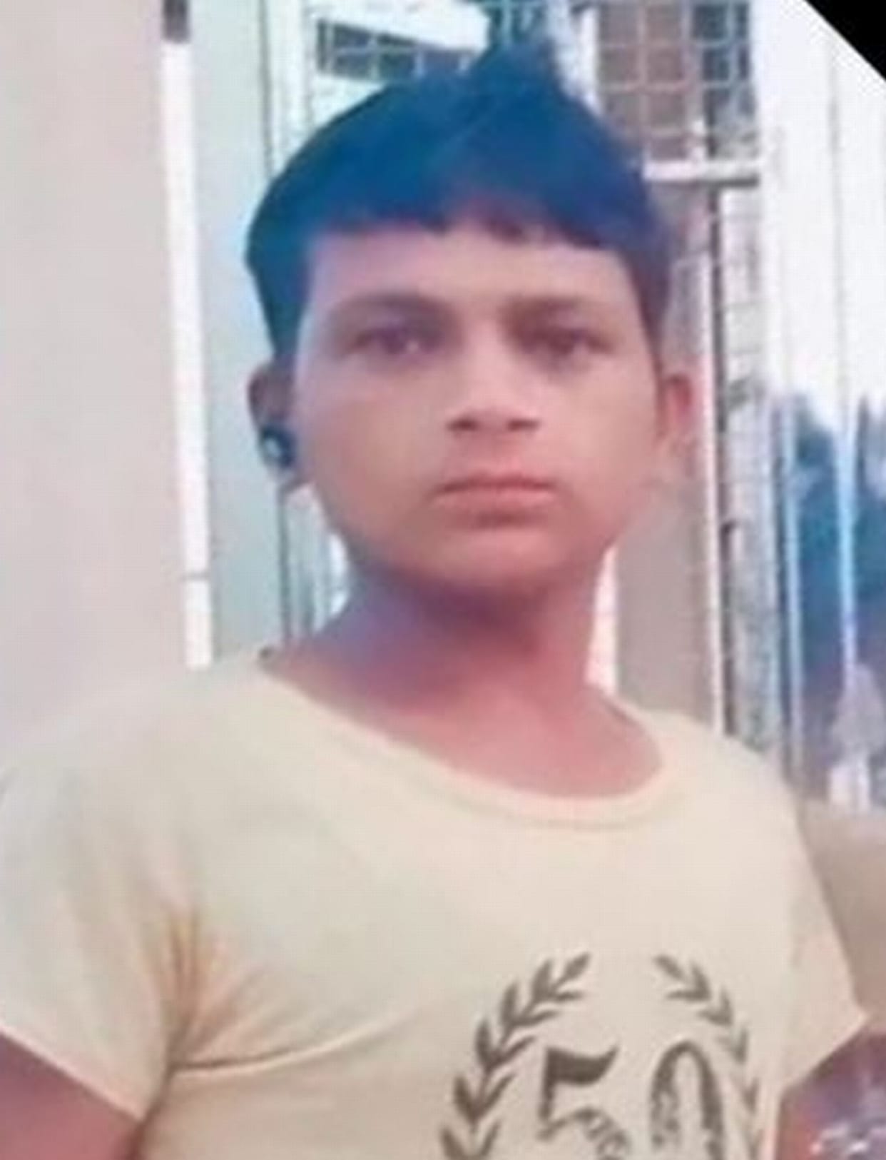 Youth fell in johad due to foot slipping, died