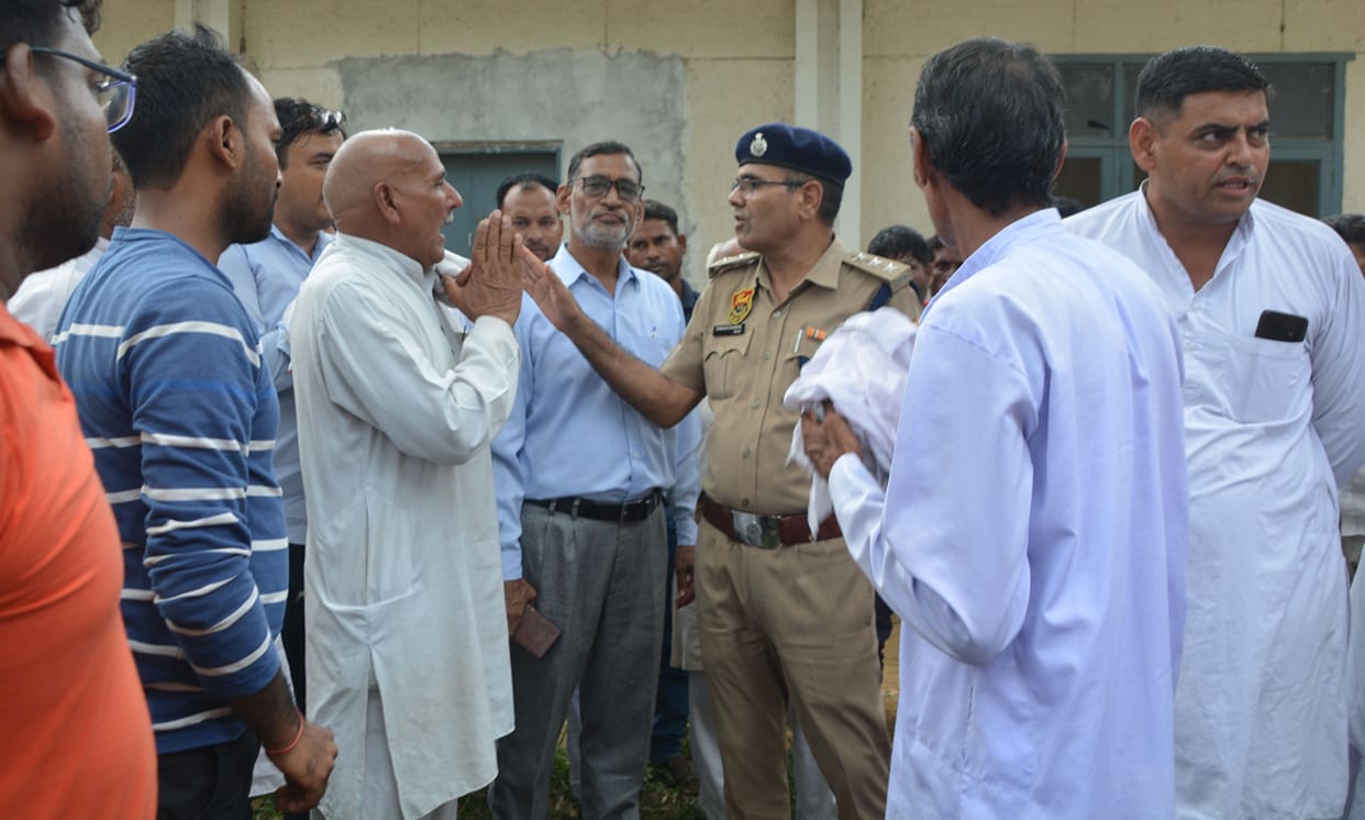 Bike rider dies due to collision with Sadar police station, son assured of home guard job