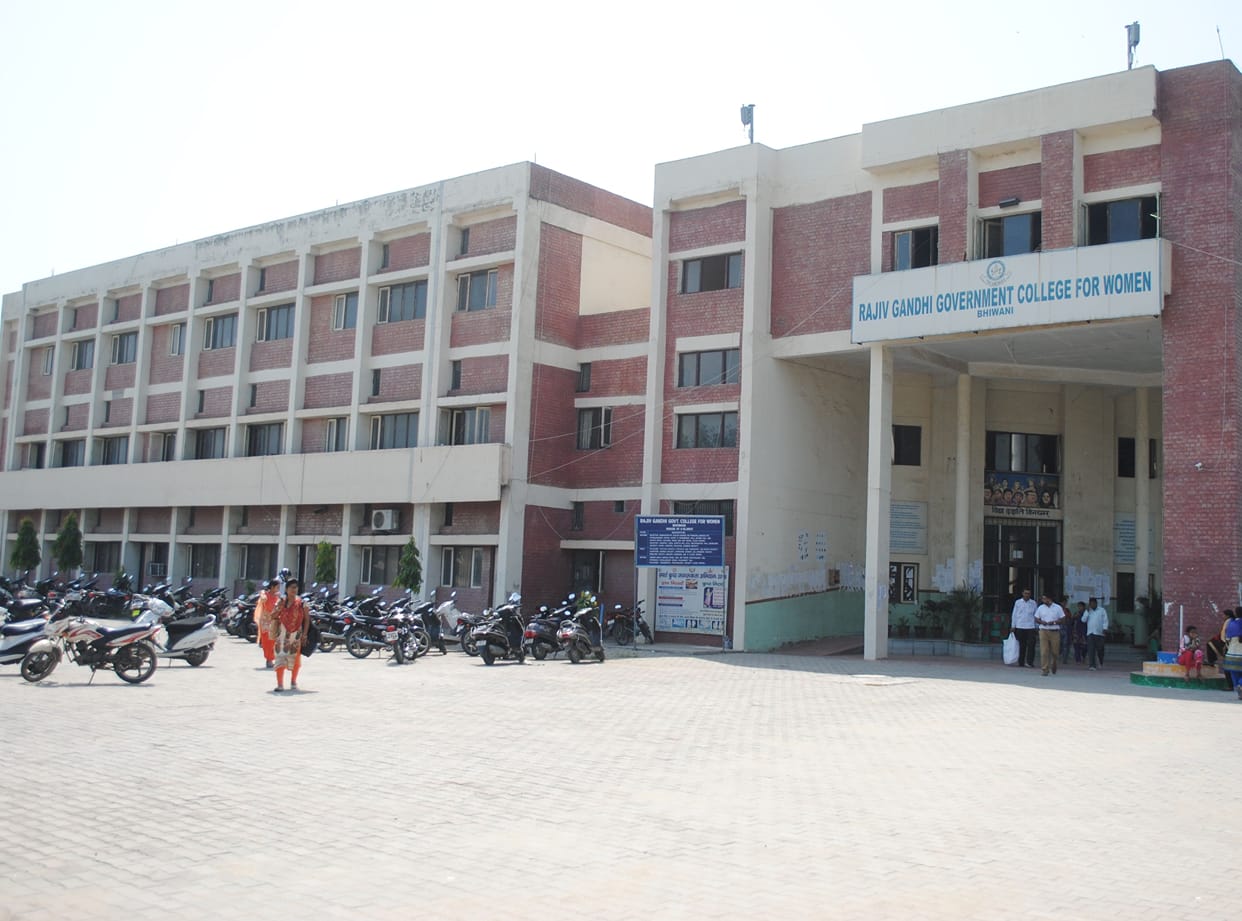 Tomorrow is the last date for application for admission in PG courses