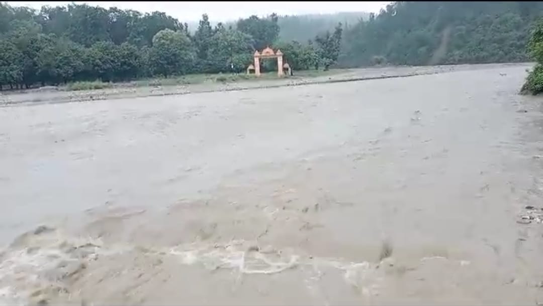 There was a boom in the rivers, contact with many villages was cut off for hours