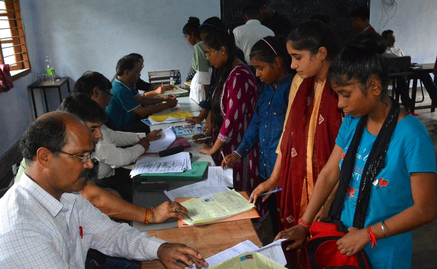 Students did not show enthusiasm on the first day of the third list