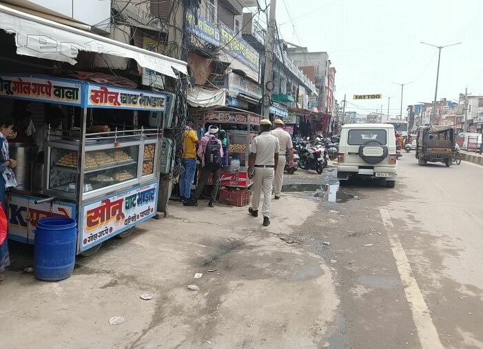 After the action of the SP, the policemen are strict, the traffic system of the bus stand road has now improved