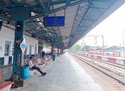 Coach display will be installed at Hathras City Railway Station