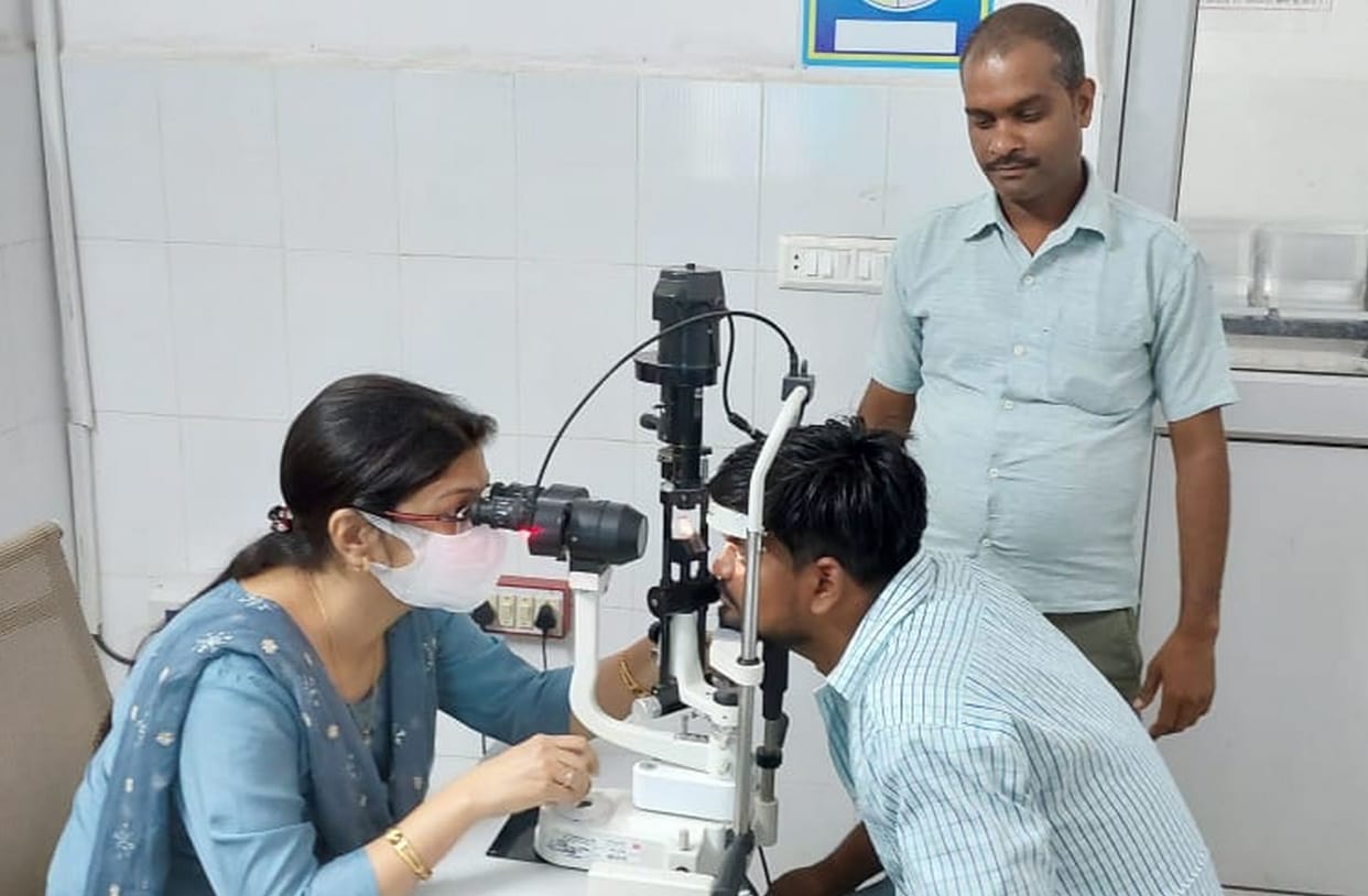 No eye doctors in 43 hospitals, No eye doctors in 43 hospitals, 98 more ill with eye flu98 more ill with eye flu