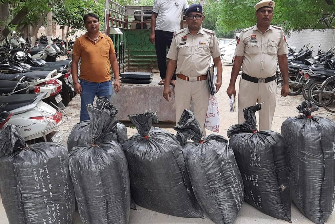 140 kg poppy husk recovered from an accident in Rajasthan, smuggler absconding