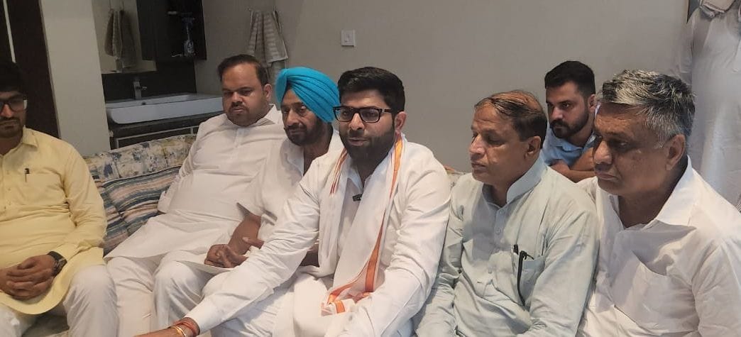 Till now not even a single fact has come out against Dushyant: Digvijay