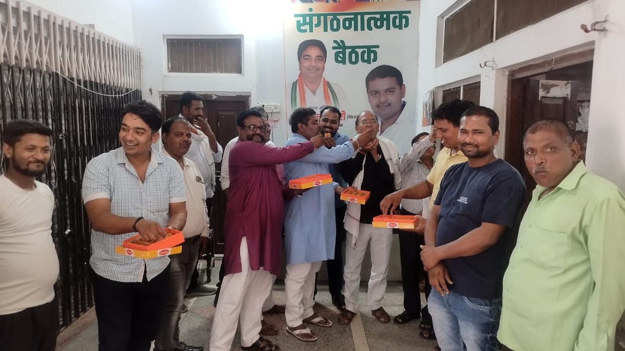 Congressmen distribute sweets after stay on Rahul's sentence