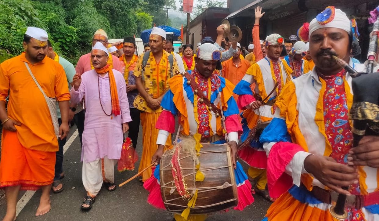 Kanwar pilgrims left for Haridwar to collect Ganges water