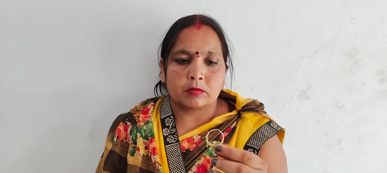 Snatchers snatched ear rings from two women