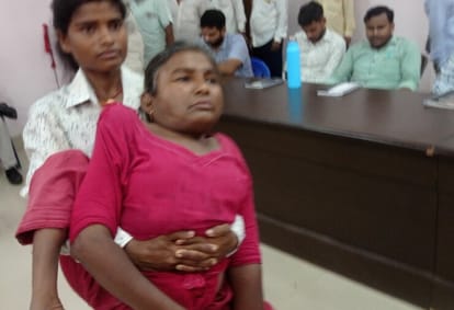 Women wandering for months for certificates