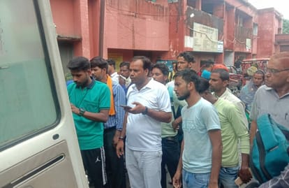 Bike rider student injured in car collision, referred to Lucknow