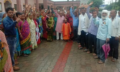 Angry villagers protested against Khanapuri in works to stop erosion