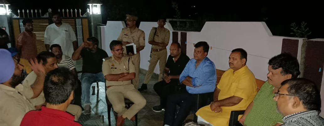 Business leaders reached Majhola, demanding disclosure of theft