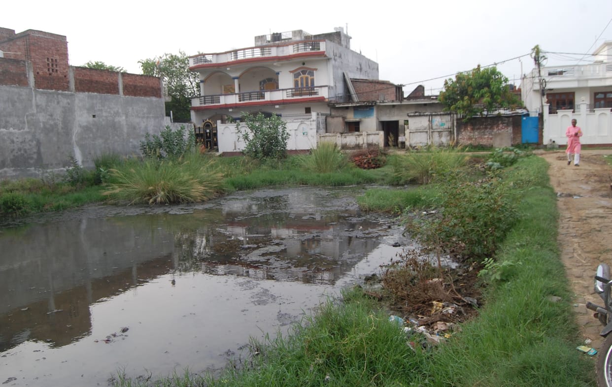 Sleeping Municipality, Malaria Department lying sick, wake yourself up