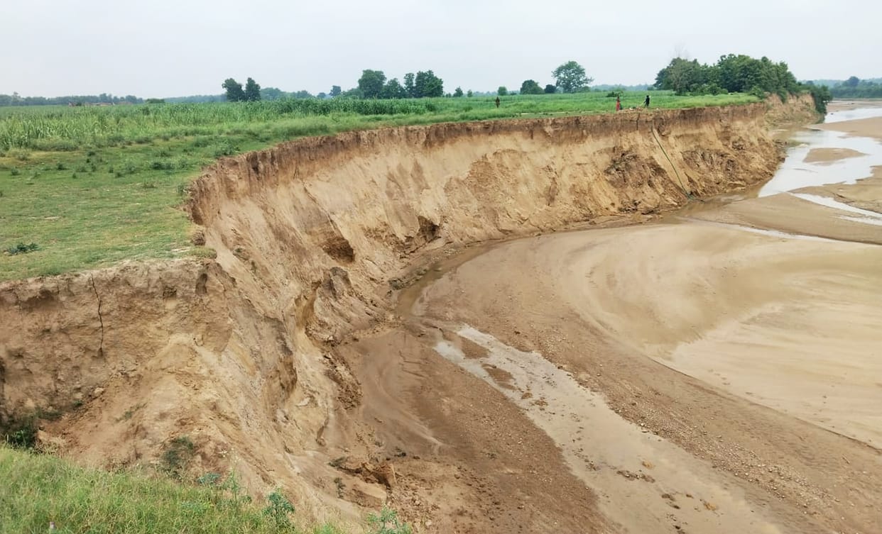 Many bighas of land contained in the hill drain due to erosion