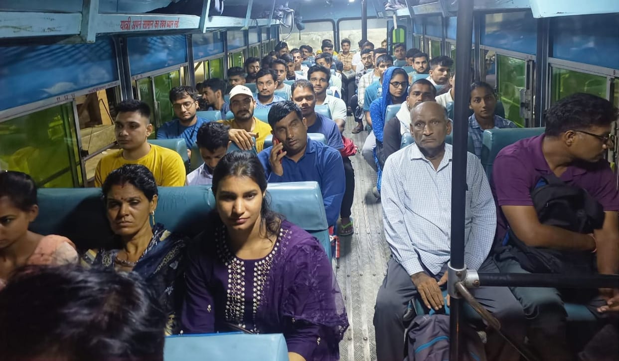 400 examinees left in 12 buses