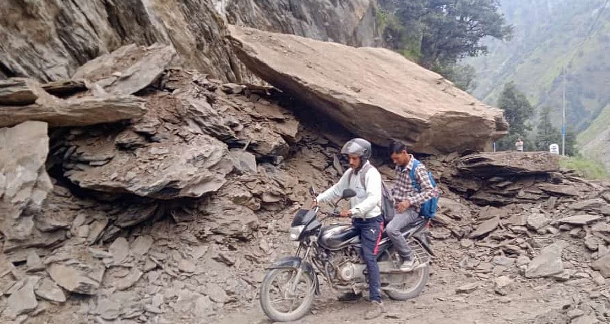 Holi-Chamba road closed for 14 hours due to landslide