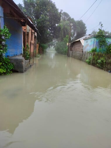 Sharda river water entered 1400 houses of Chandia Hazara village