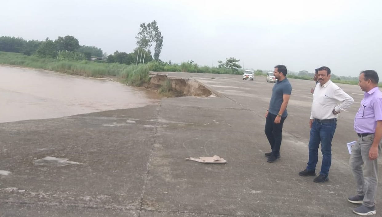Eldeco Sidewalk at the mouth of Baigul and Kailash River