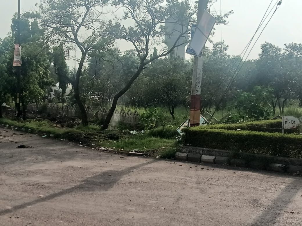 Gas pipeline leaks in large industrial area