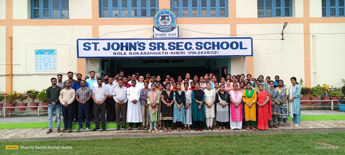 All private schools remained closed in protest against the Azamgarh incident