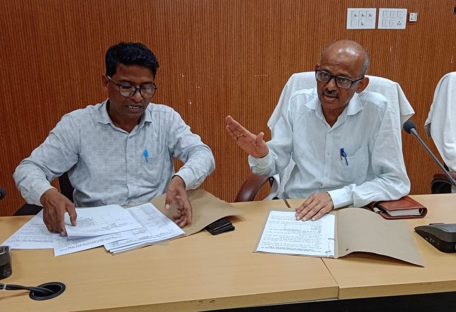 11 polling places will be adjusted, 25 will be shifted