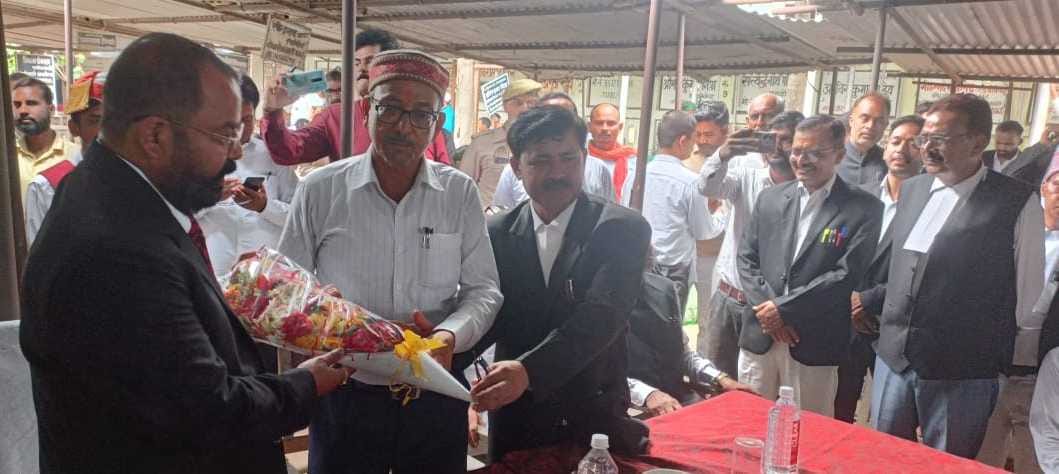 Bar and Bench are two wheels of the chariot of justice: District Judge