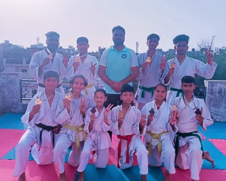 Players won medals in state level karate competition