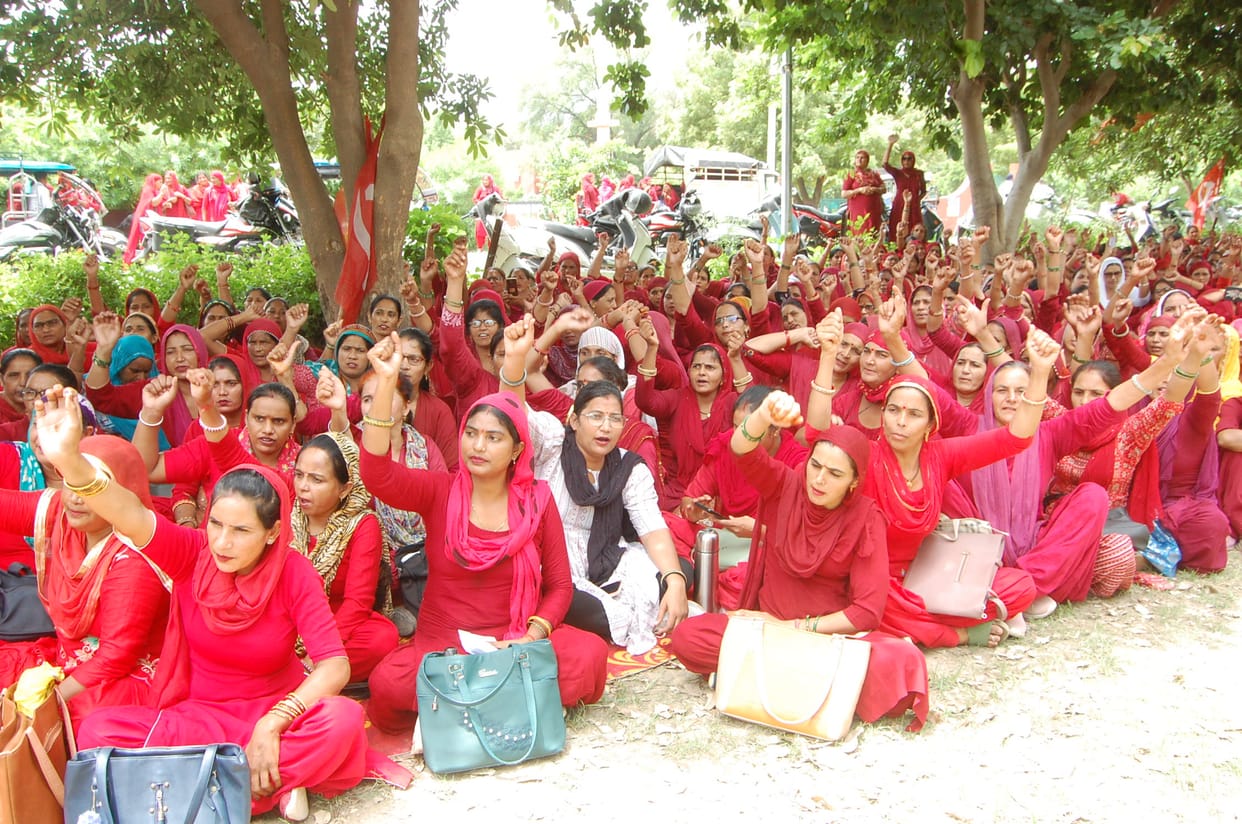 Now Asha workers are also on strike for salary, said - If demand is not met in three days, will go on indefinite strike